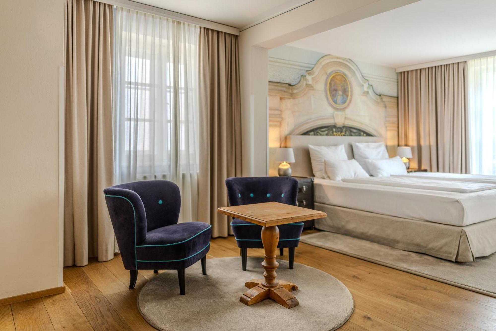 Junior Suite,1673926473:JPEG