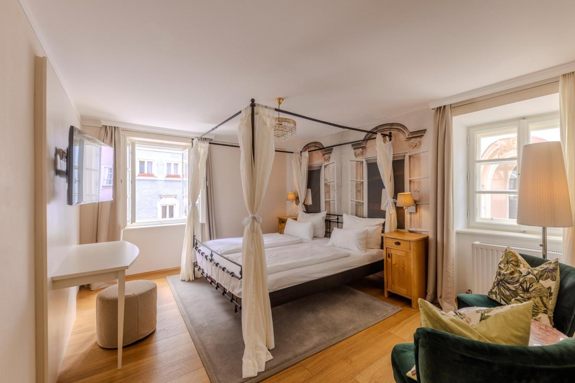 Double Room,1673926482:JPEG